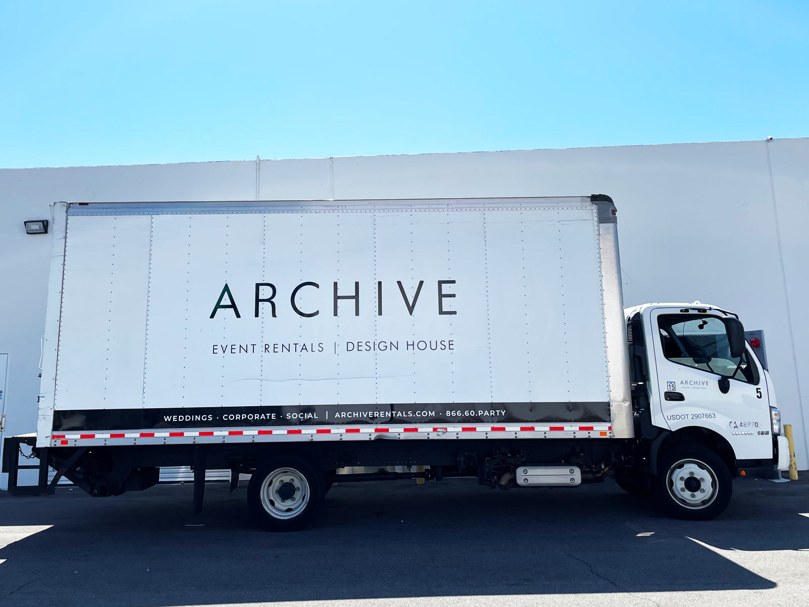 diecut decal box truck