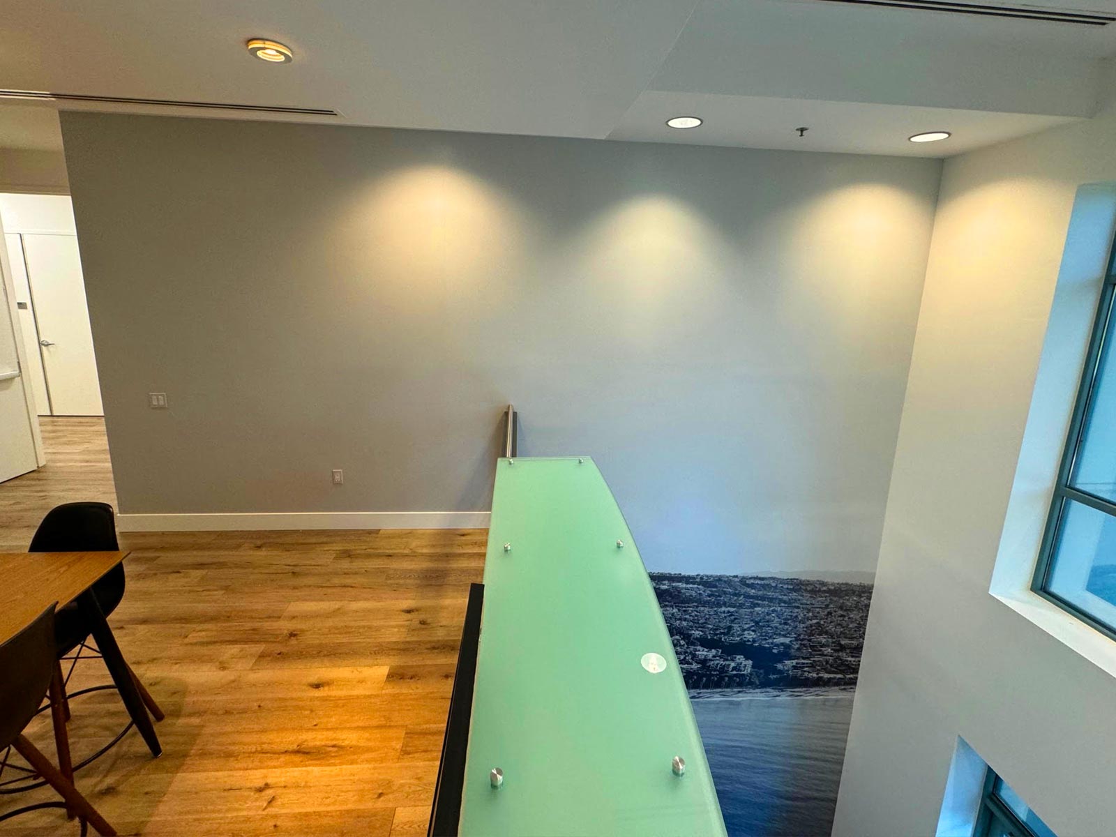floor to ceiling wall murals